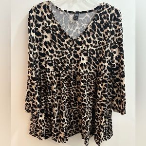 NIP *Super Soft* Animal Print 🐆 Tiered Top Size M
